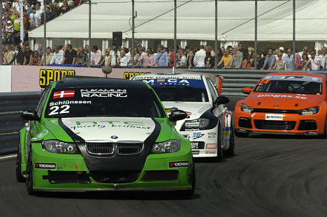 Robert Schlünssen holder her Richard Göransson bag sig, men i kampen om Scandinavian Touring Car Cup er der placeringer byttet om.